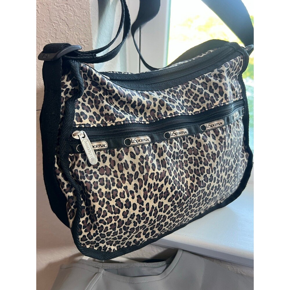LeSportSac Classic Hobo Crossbody Pocketbook in Leopard Print with Black Trim - Picture 3 of 12